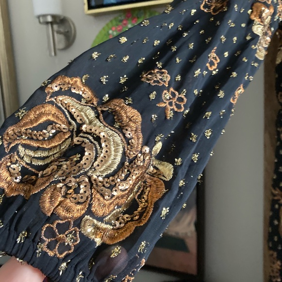 Express beautiful black and gold sequined dress NWOT - Picture 3 of 14